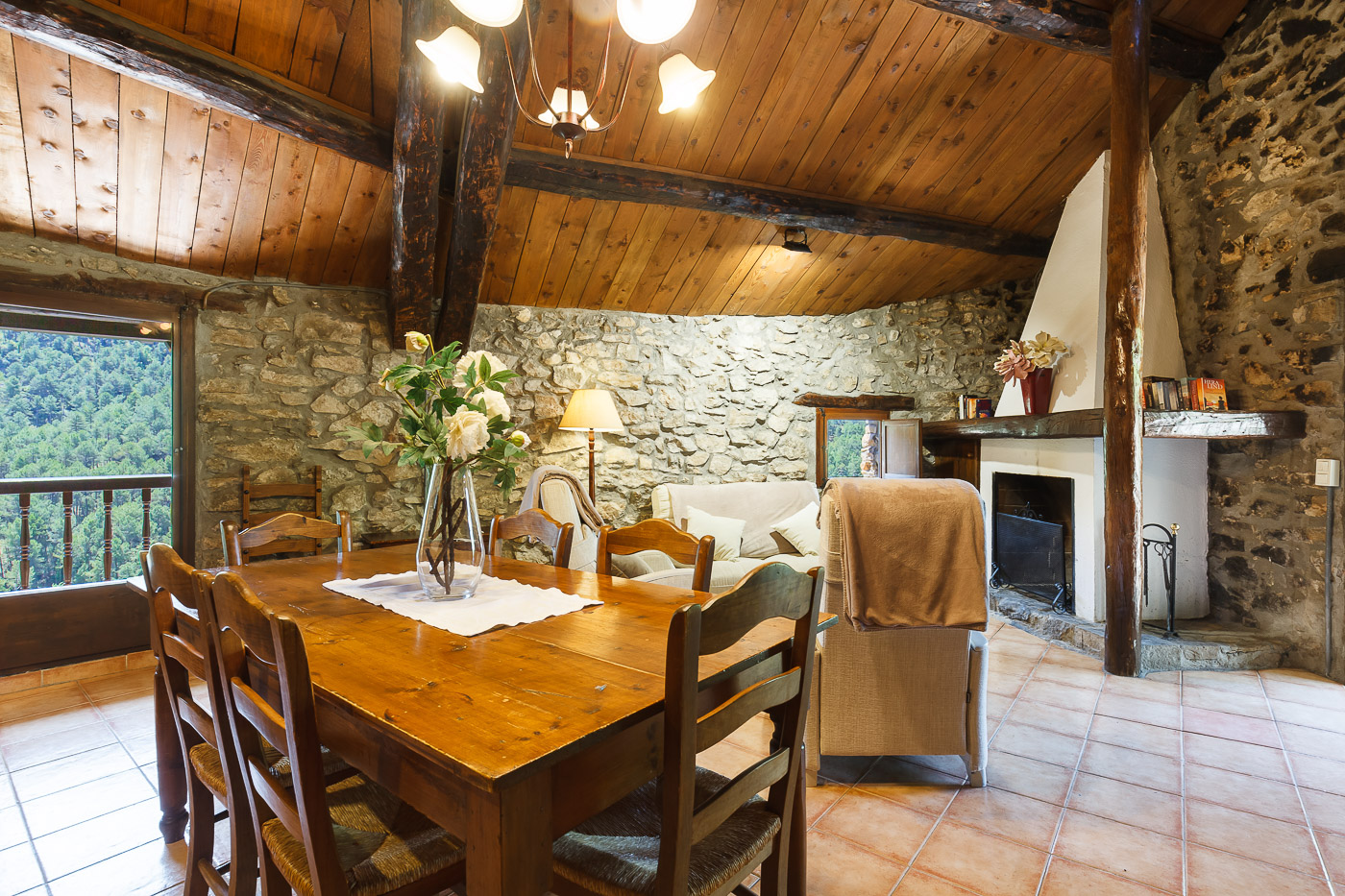 Zona de comedor con vistas